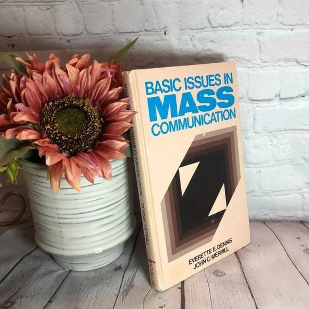 Vintage 1984 Basic issues in MASS COMMUNICATION a debate textbook